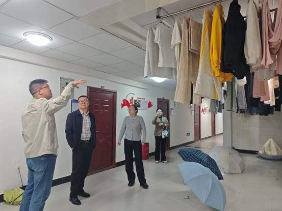 说明: C4D533121050BE72EC4EC99EACEE7833